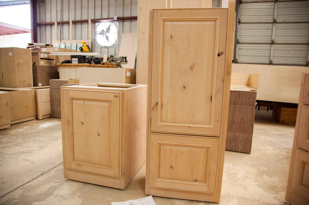 Armoires de cuisine — Mélamine vs Bois vs Polyester vs Polymère